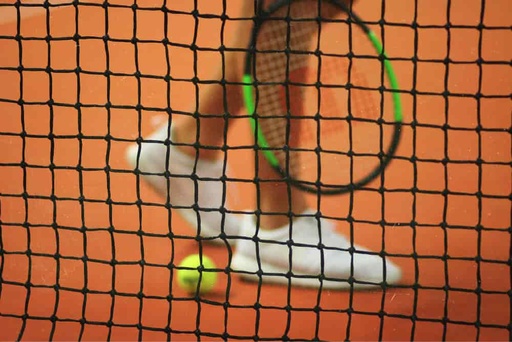 สนามเทนนิส
